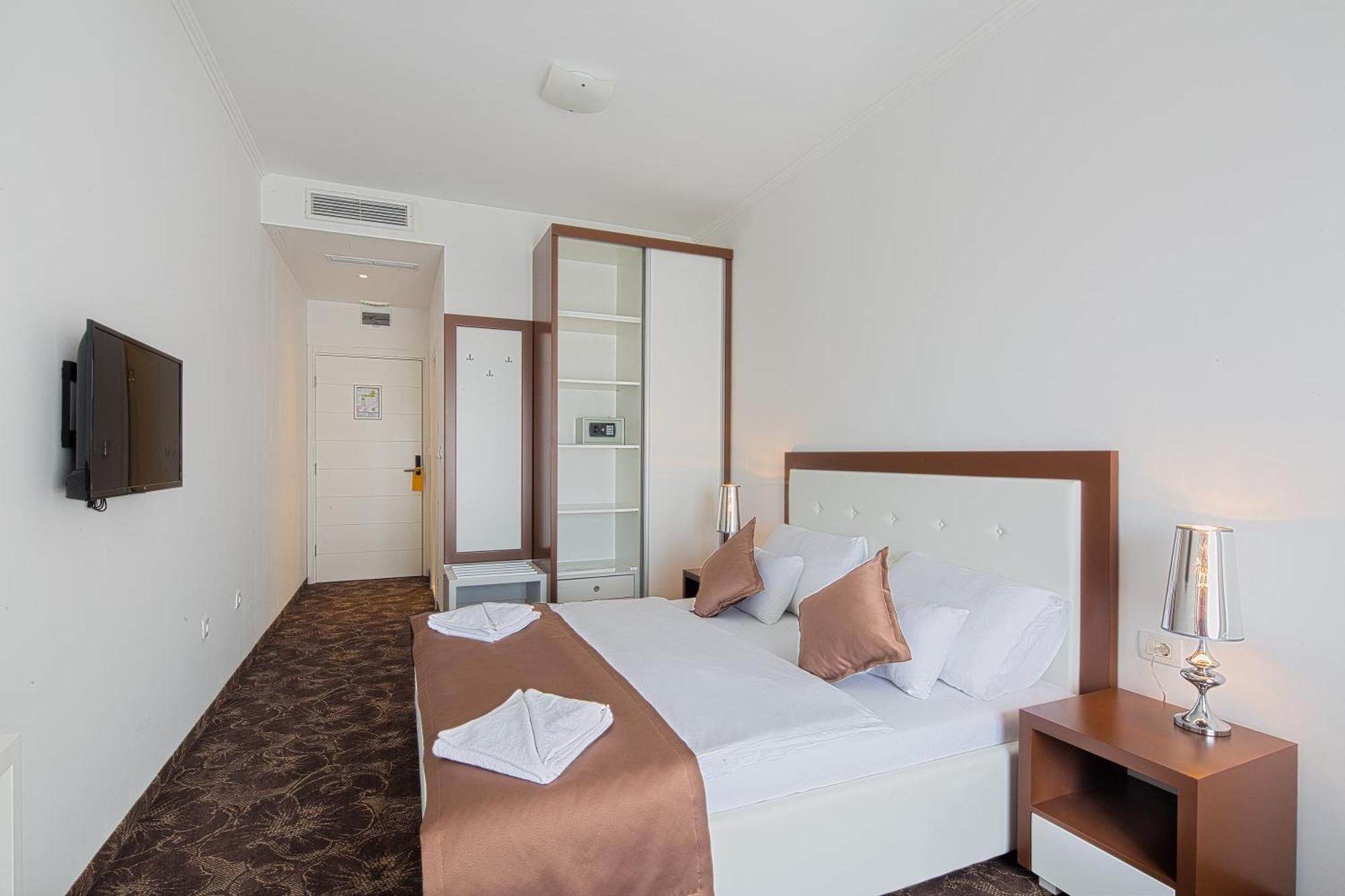 Hotel Pozzo بودفا المظهر الخارجي الصورة
