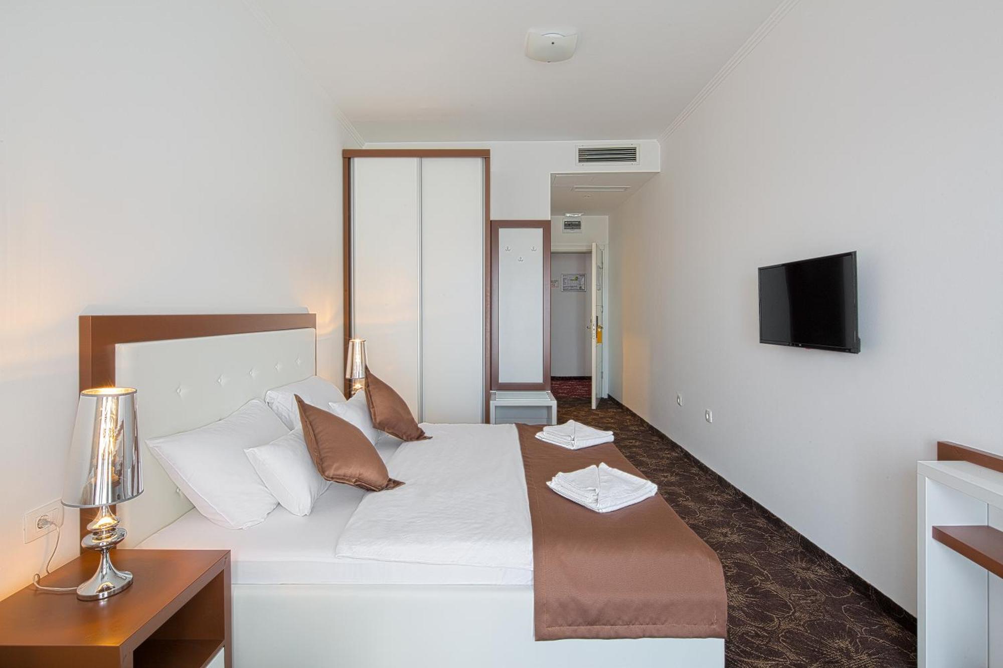Hotel Pozzo بودفا المظهر الخارجي الصورة