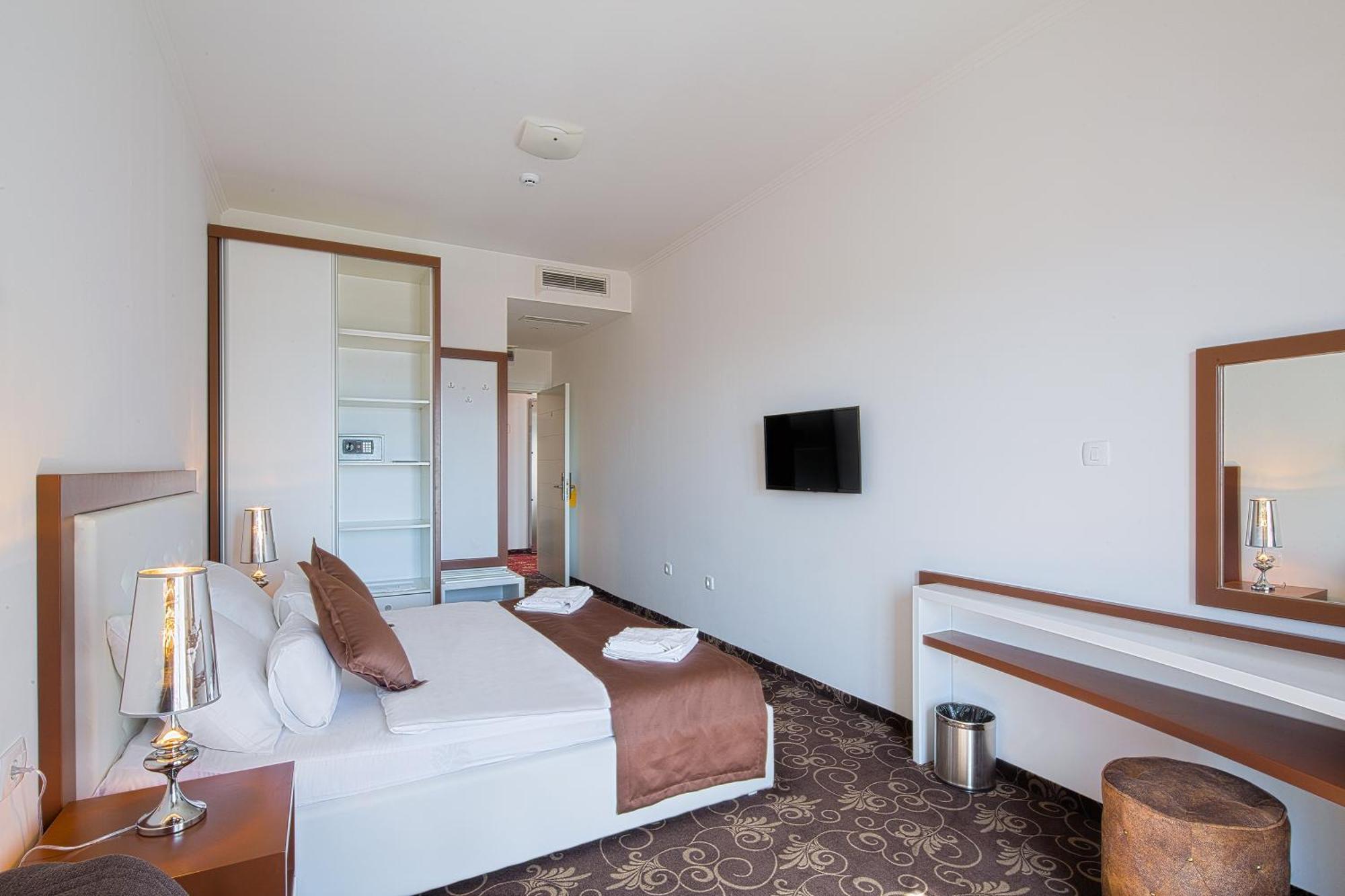 Hotel Pozzo بودفا المظهر الخارجي الصورة